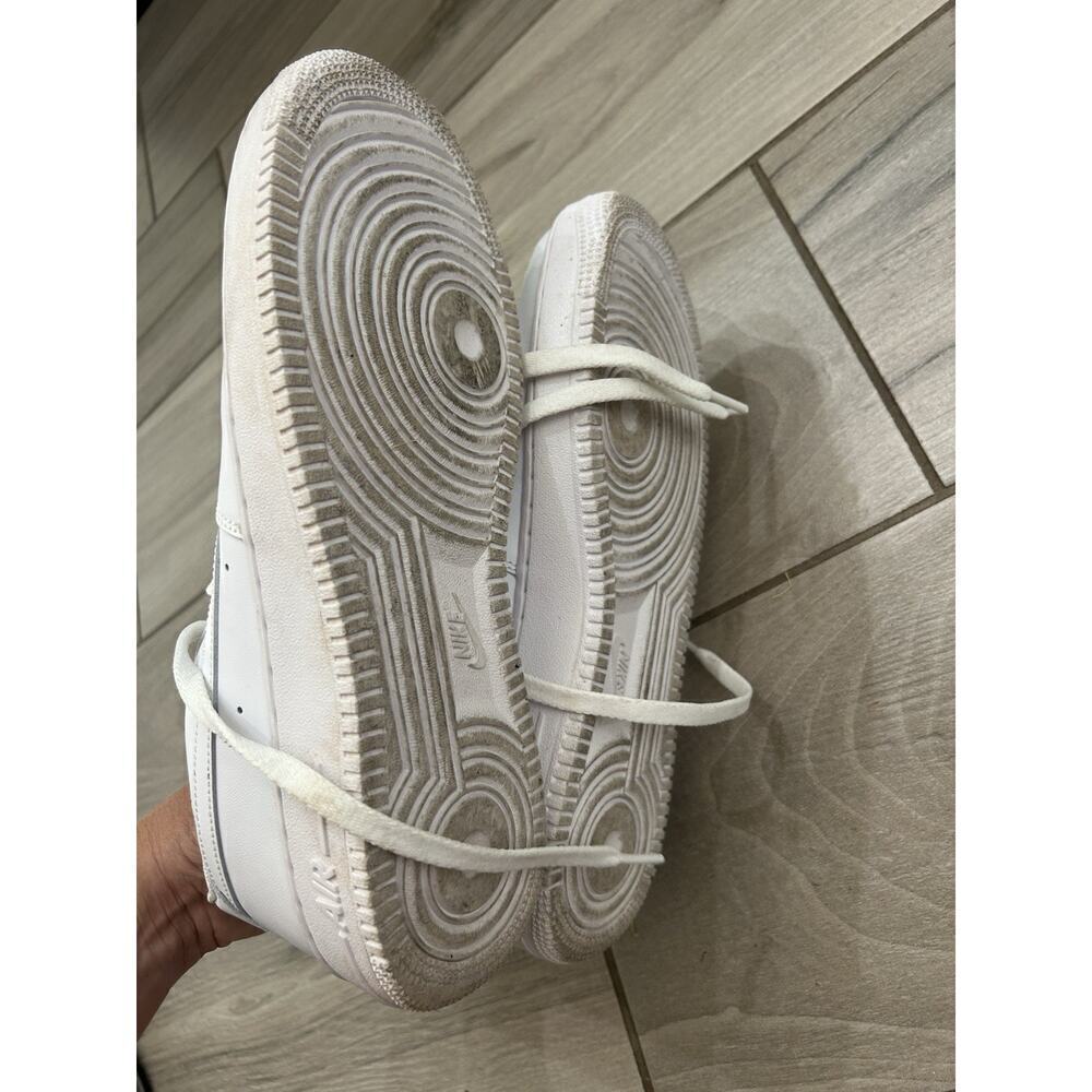 Nike Air Force 1 '07 Low Men's Sneakers Triple White, Size 11 CC - Picture 4 of 6